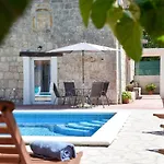 וילה Kamena With Private Pool