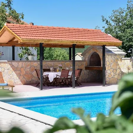 Kamena With Private Pool Hrvace
