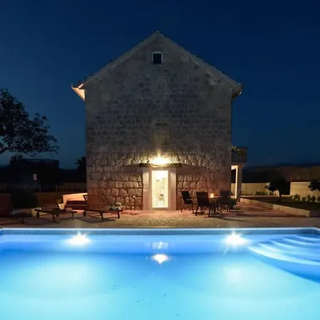 Kamena With Private Pool Βίλα Hrvace