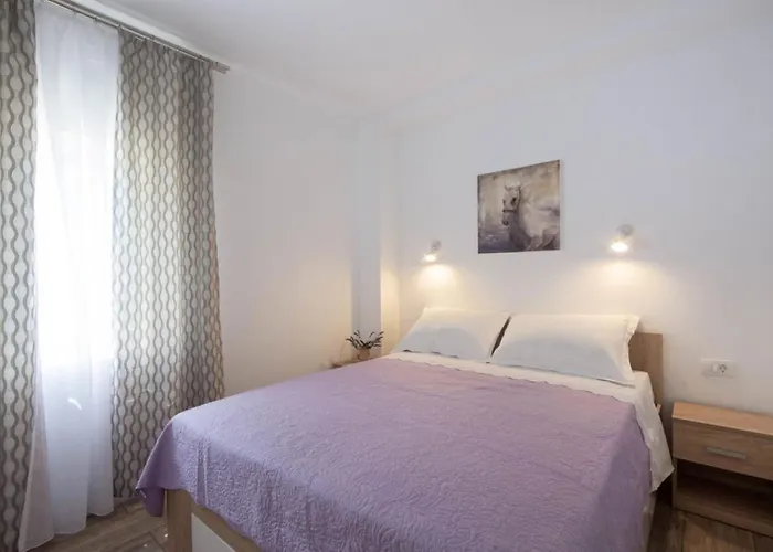 Villa Kamena With Private Pool *
